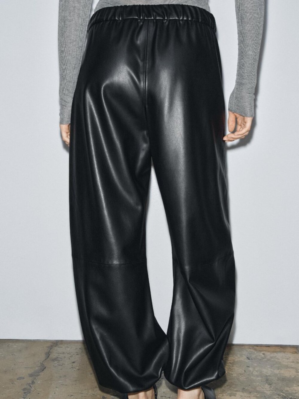 ZARA FAUX LEATHER BALLOON PANTS ZW COLLECTION - Picture 3 of 4